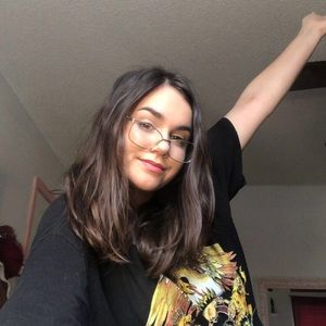 Meet your Posher, Elizabeth